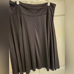 Isaac Mizrahi black skirt L